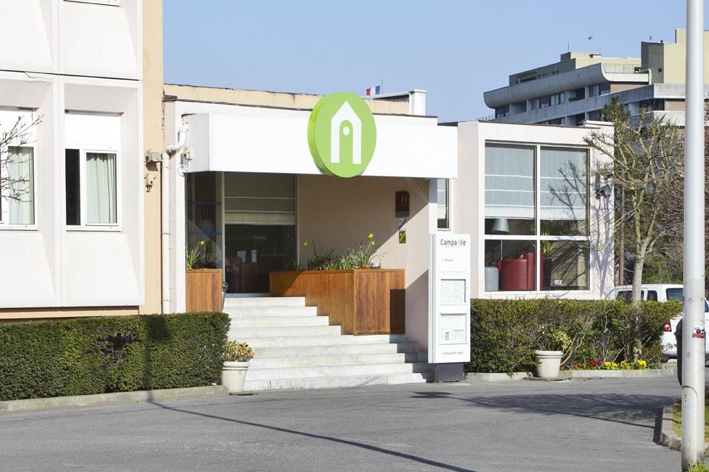 钟楼克莱特伊中央酒店 克雷泰伊 外观 照片