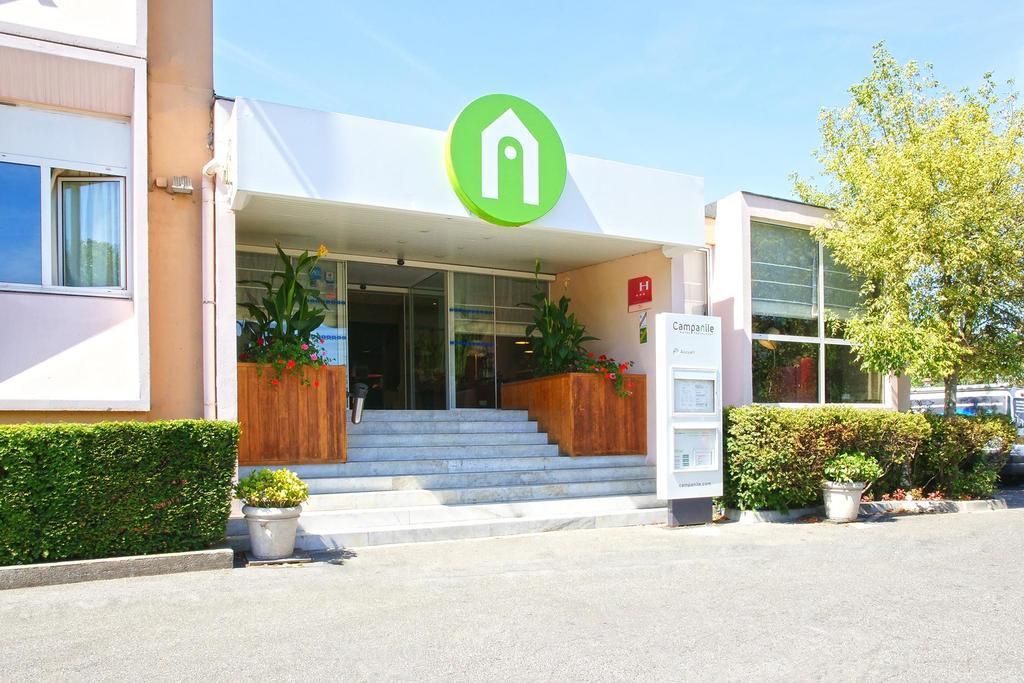 钟楼克莱特伊中央酒店 克雷泰伊 外观 照片