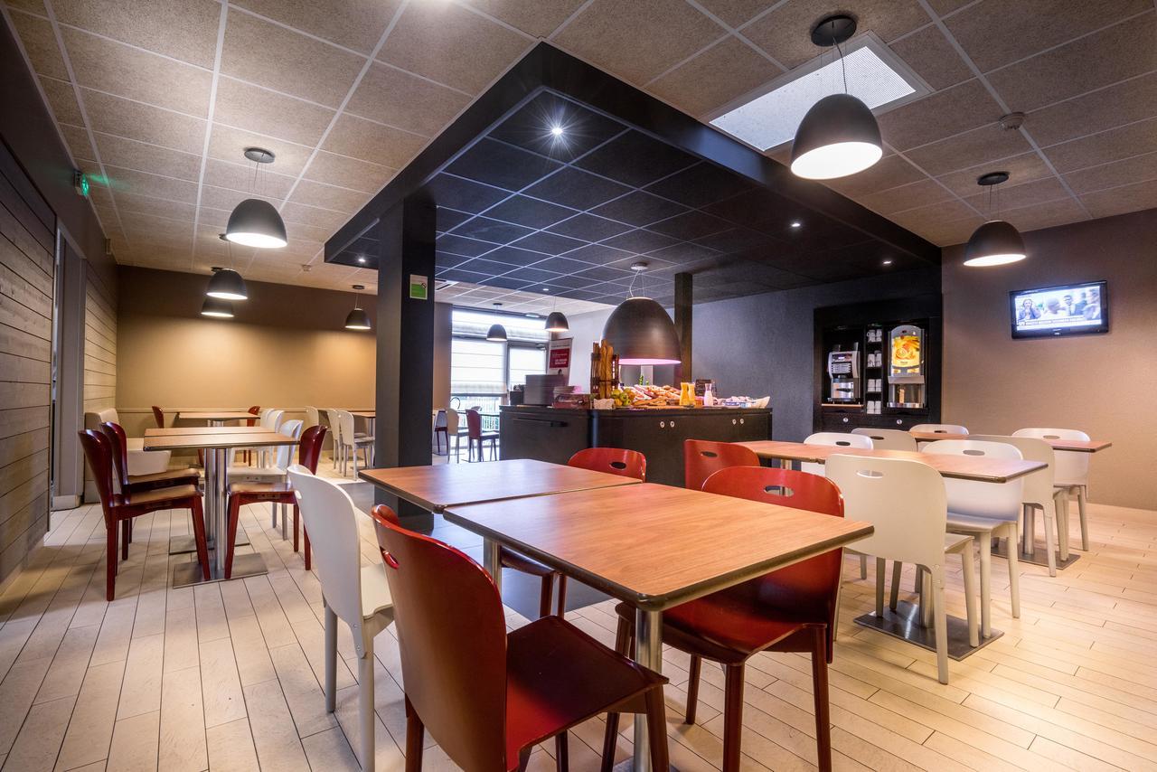 钟楼克莱特伊中央酒店 克雷泰伊 外观 照片